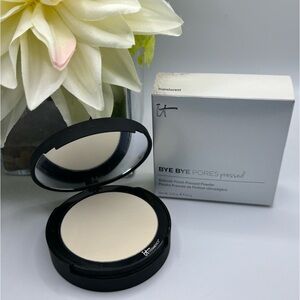 IT Cosmetics Bye Bye Pores Pressed Silk Airbrush Powder~ Translucent
